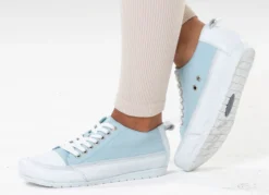 Andrea Conti, leichte Damen-Sneaker, Weite G, mit herausnehmbarem Fußbett