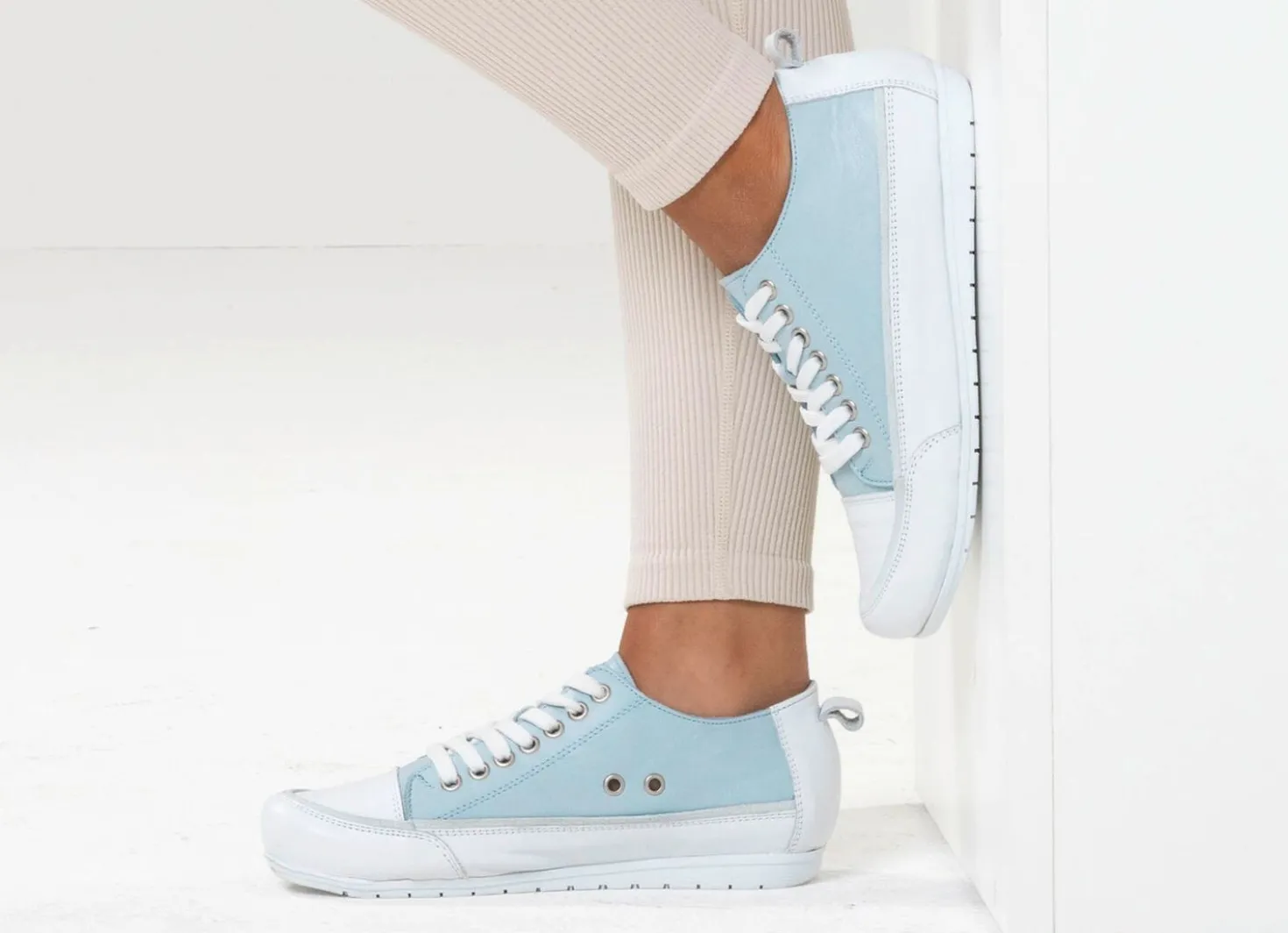 Andrea Conti, leichte Damen-Sneaker, Weite G, mit herausnehmbarem Fußbett
