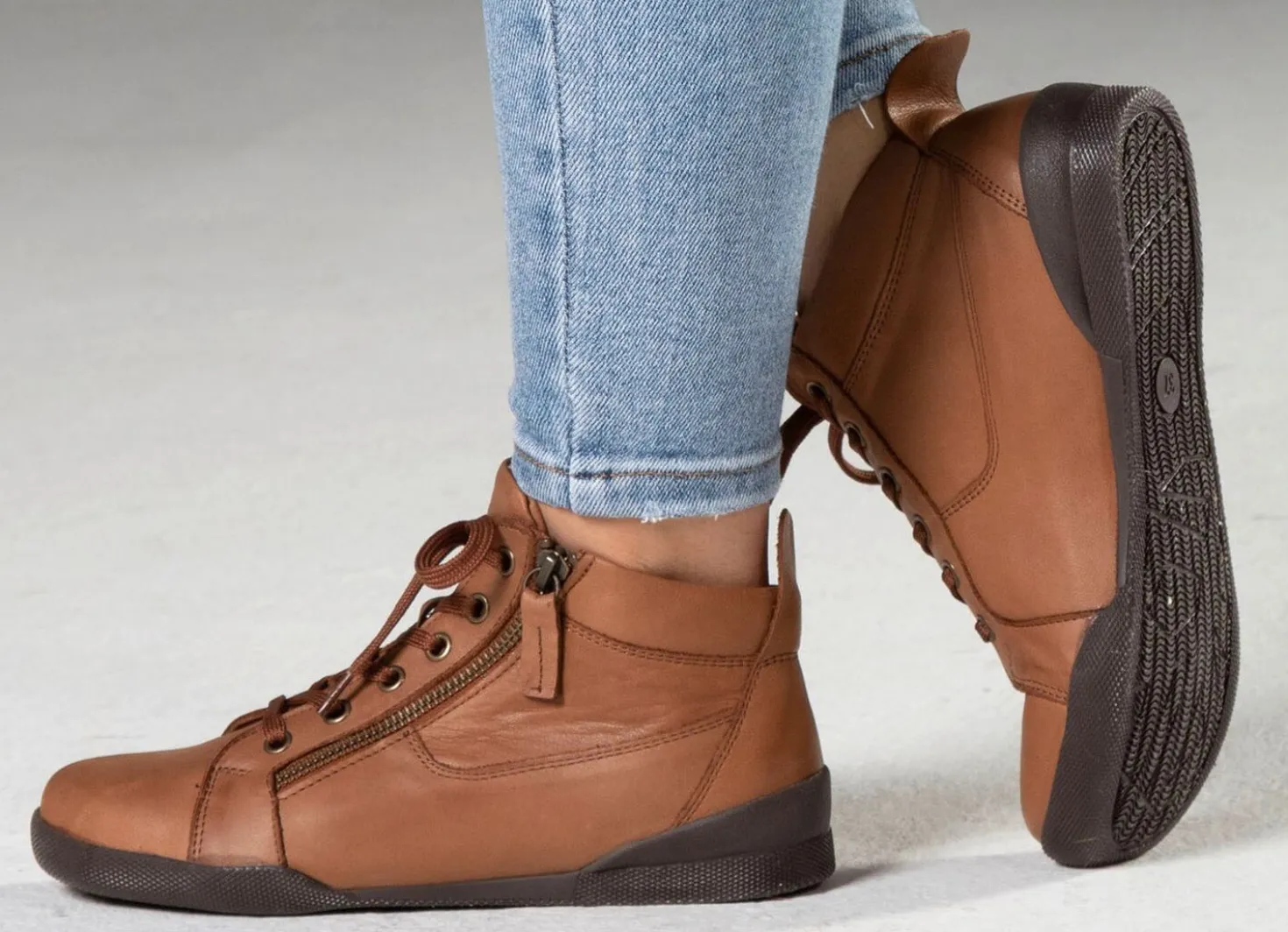 Andrea Conti, sportive Damen-Boots, Weite G, mit herausnehmbarem Fußbett