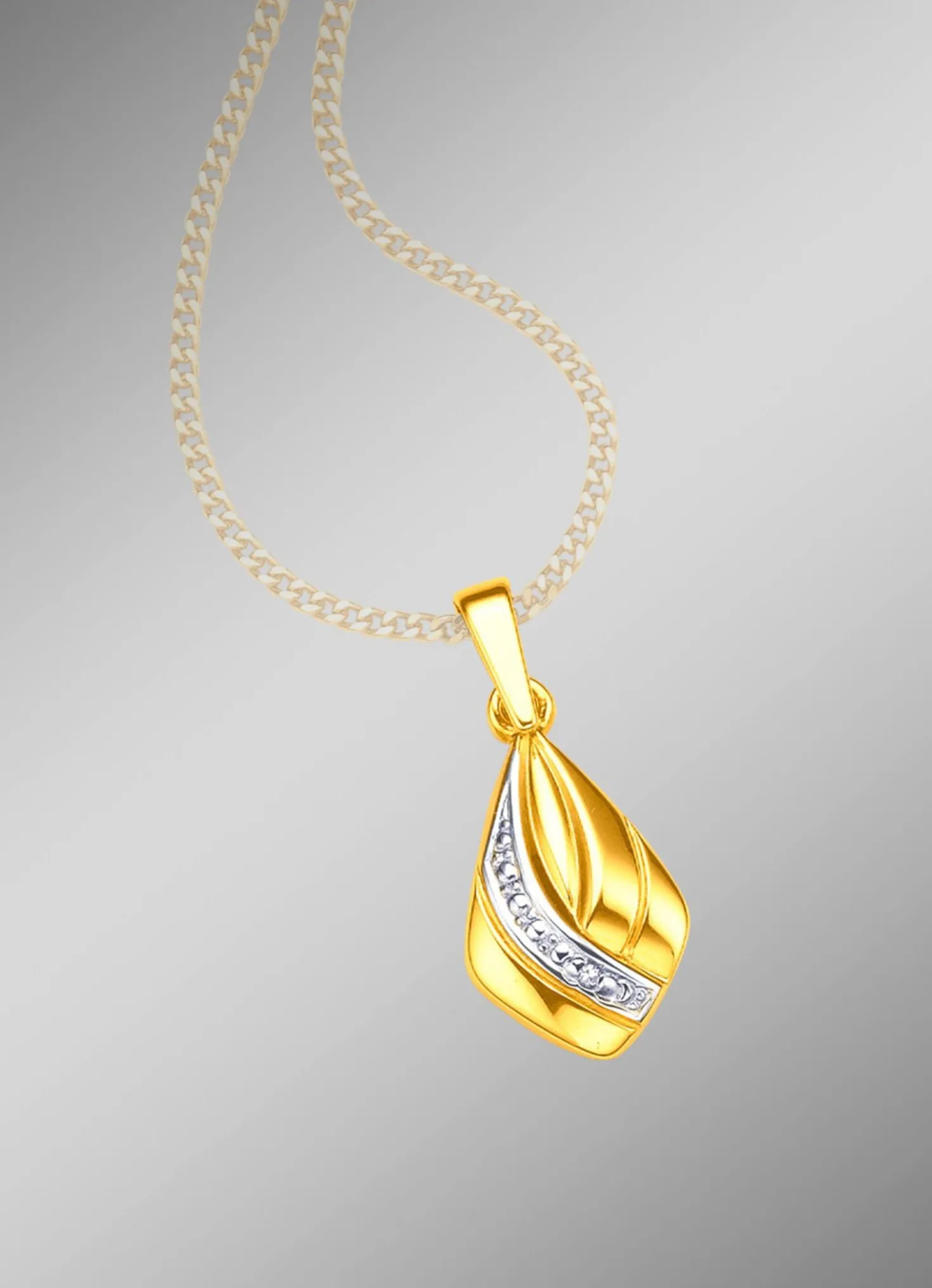 Anhänger in Bicolor mit Diamant
