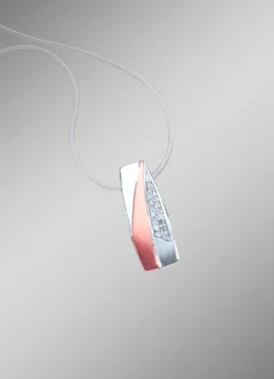 Anhänger mit Diamanten