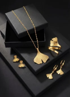 Anhänger mit Ginkgoblatt