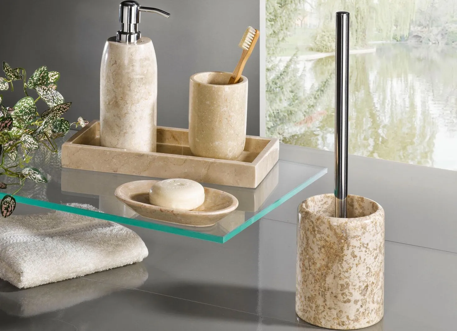 Badezimmer-Accessoires aus Marmor