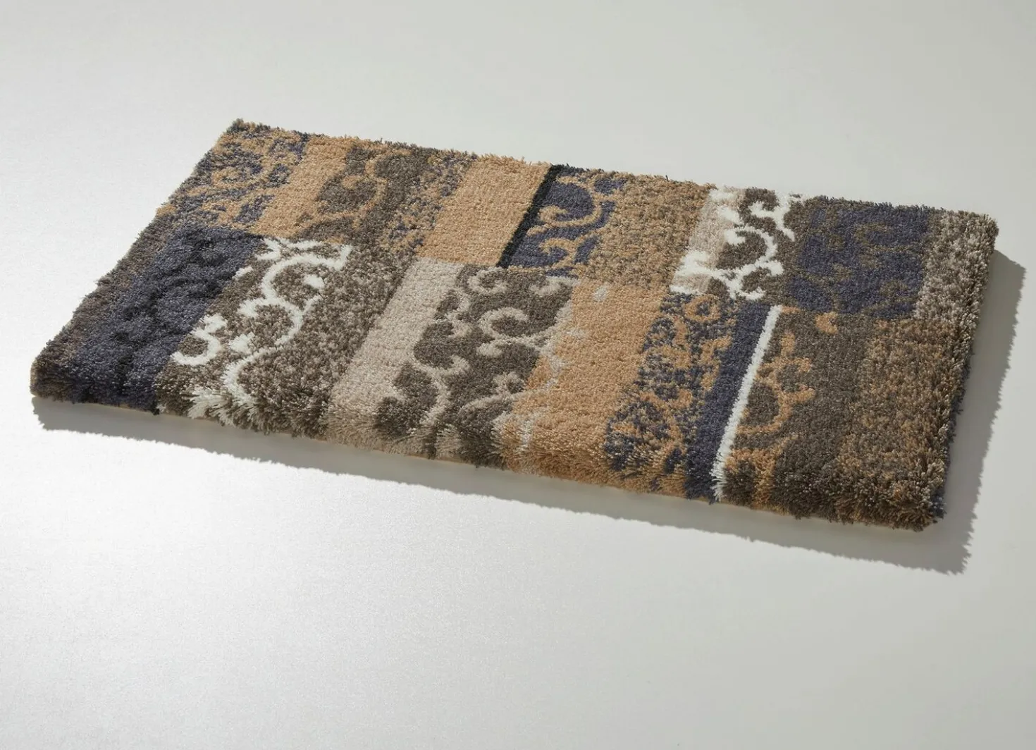 Barfußweiche Badgarnitur in Patchwork-Optik