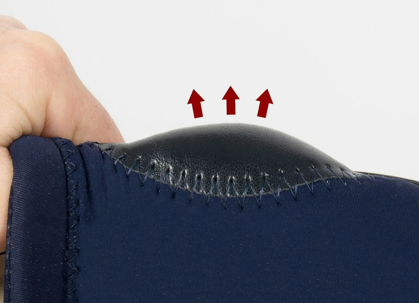 Bequeme Clogs aus Stretchmaterial mit elastischem Einschlupf