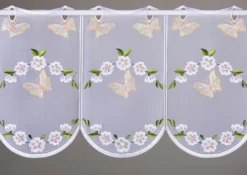 Bestickter Kurzstore mit Schmetterlings-Motiven