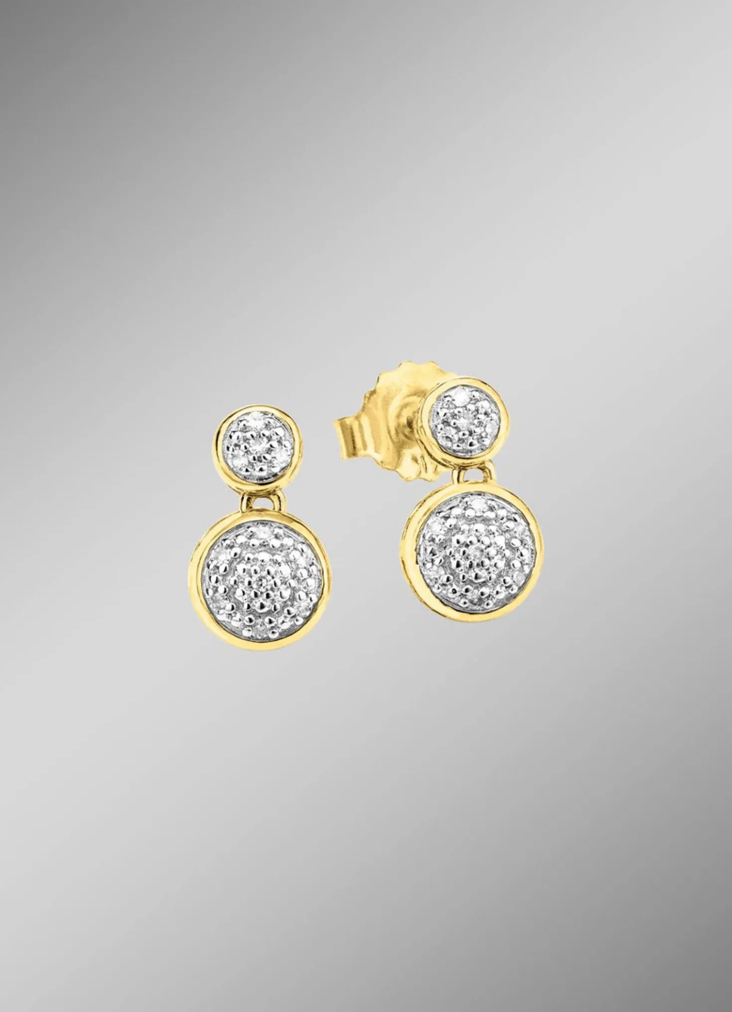 Bewegliche Ohrstecker mit Diamanten