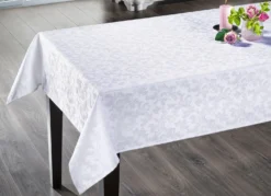 Bügelfreie Tischdecke mit Fleckschutz-Ausrüstung