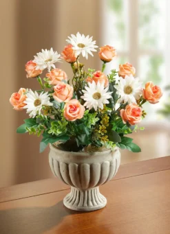 Blumengeteck im Pokal