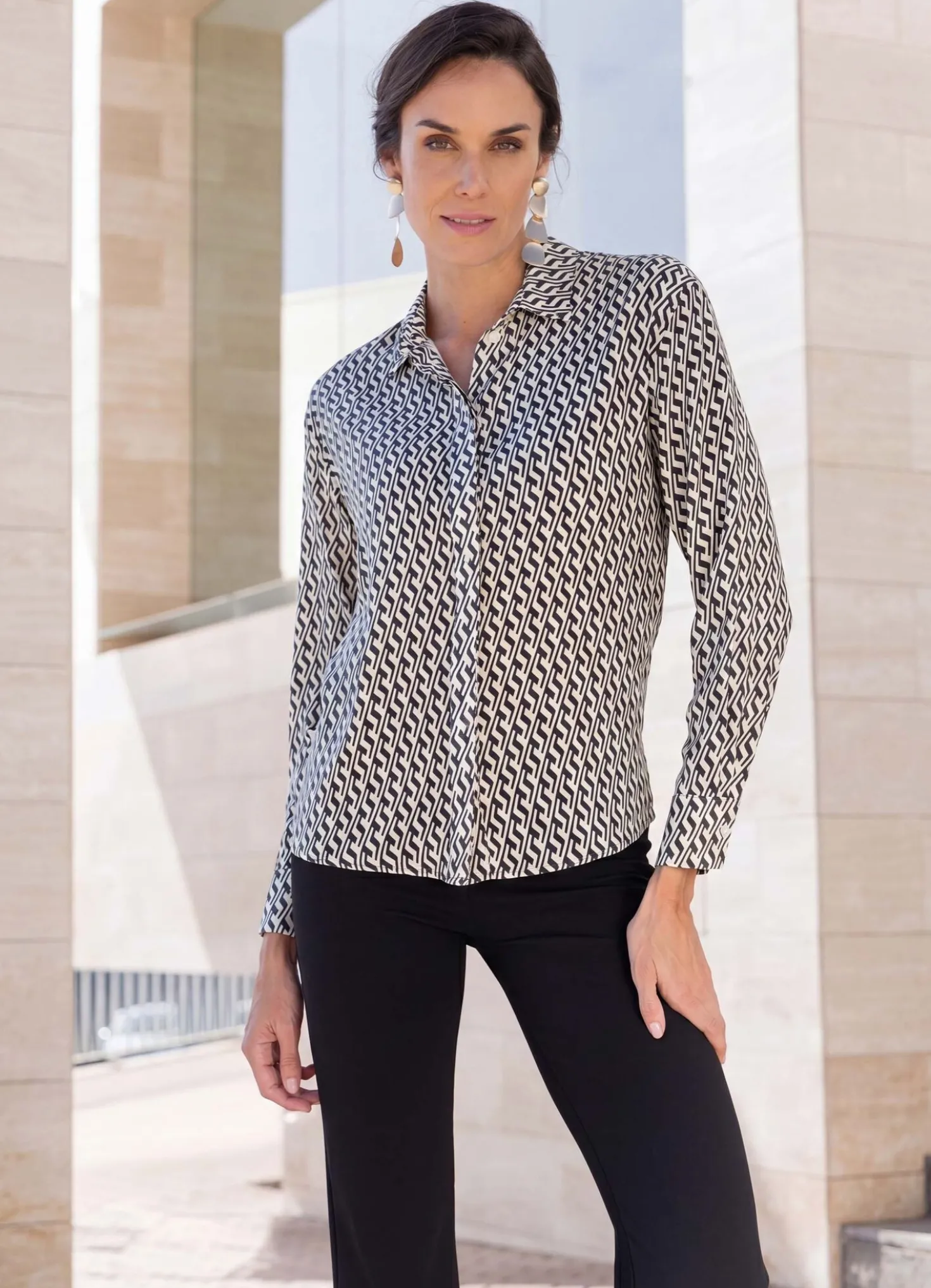 Bluse mit Hemdkragen