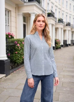Bluse mit Kelchkragen
