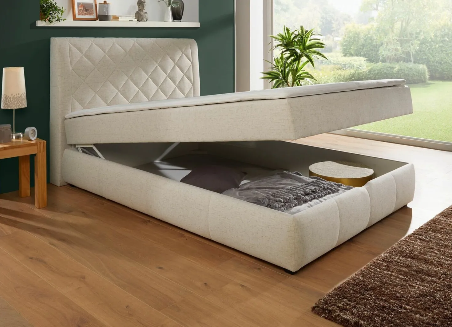 Boxspringbett mit Bettkasten und Topper