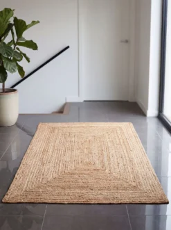Brücken, Galerie und Teppiche aus Naturfasern