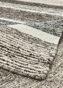 Brücken und Teppiche aus natürlichen Materialien