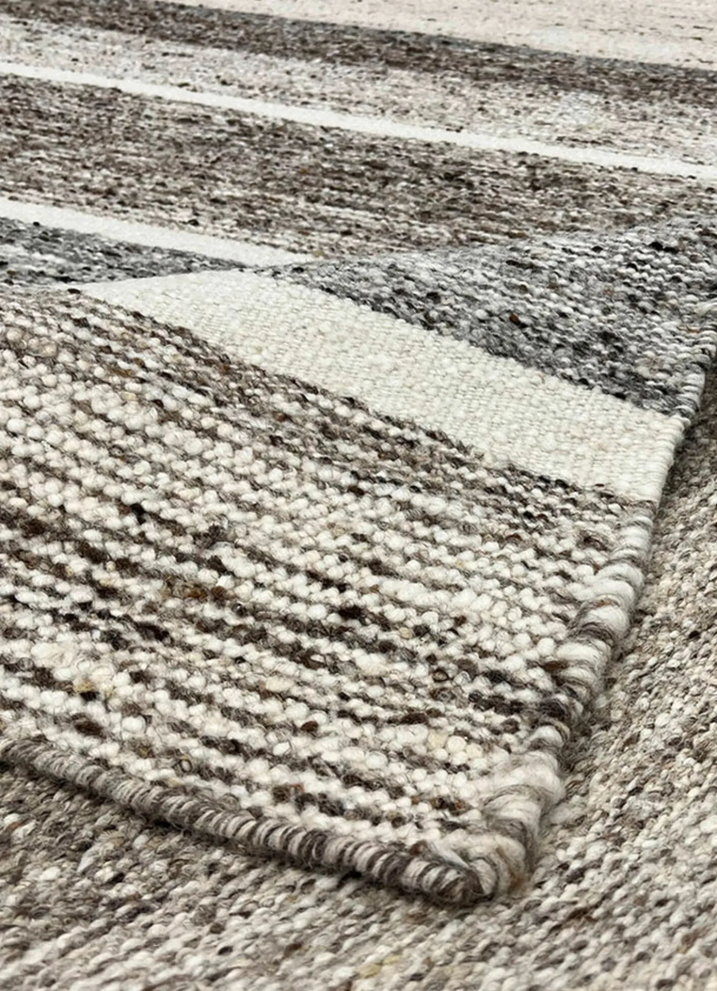 Brücken und Teppiche aus natürlichen Materialien