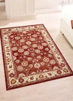 Brücken und Teppiche mit orientalischen Ranken- und Blütenmuster
