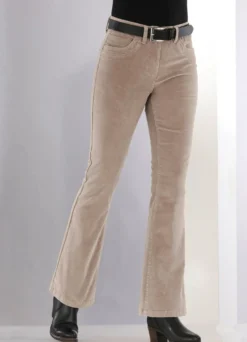 Cordhose in trendiger Bootcut-Form
