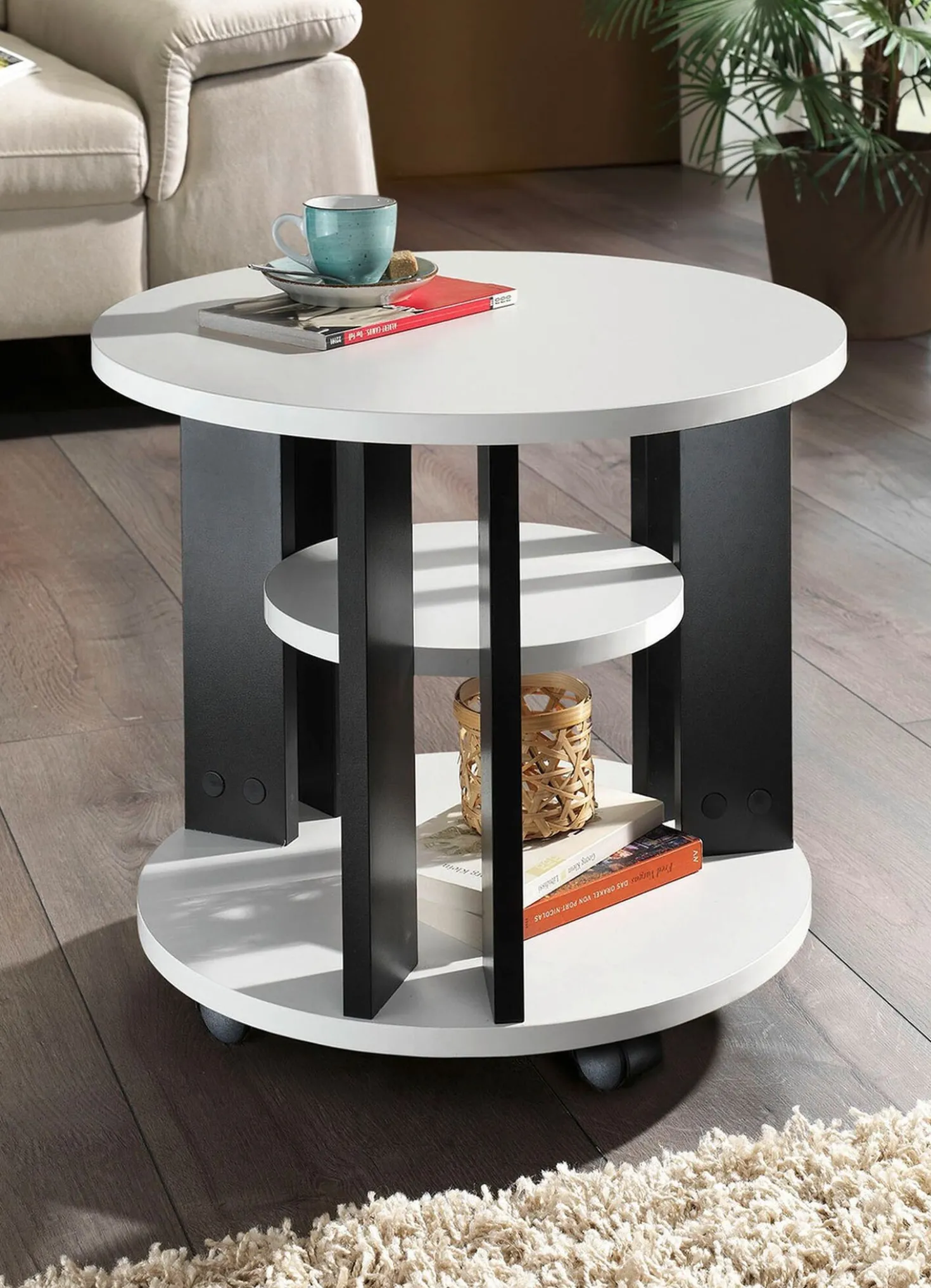 Couchtisch mit 2 Ablageflächen und 4 Rollen