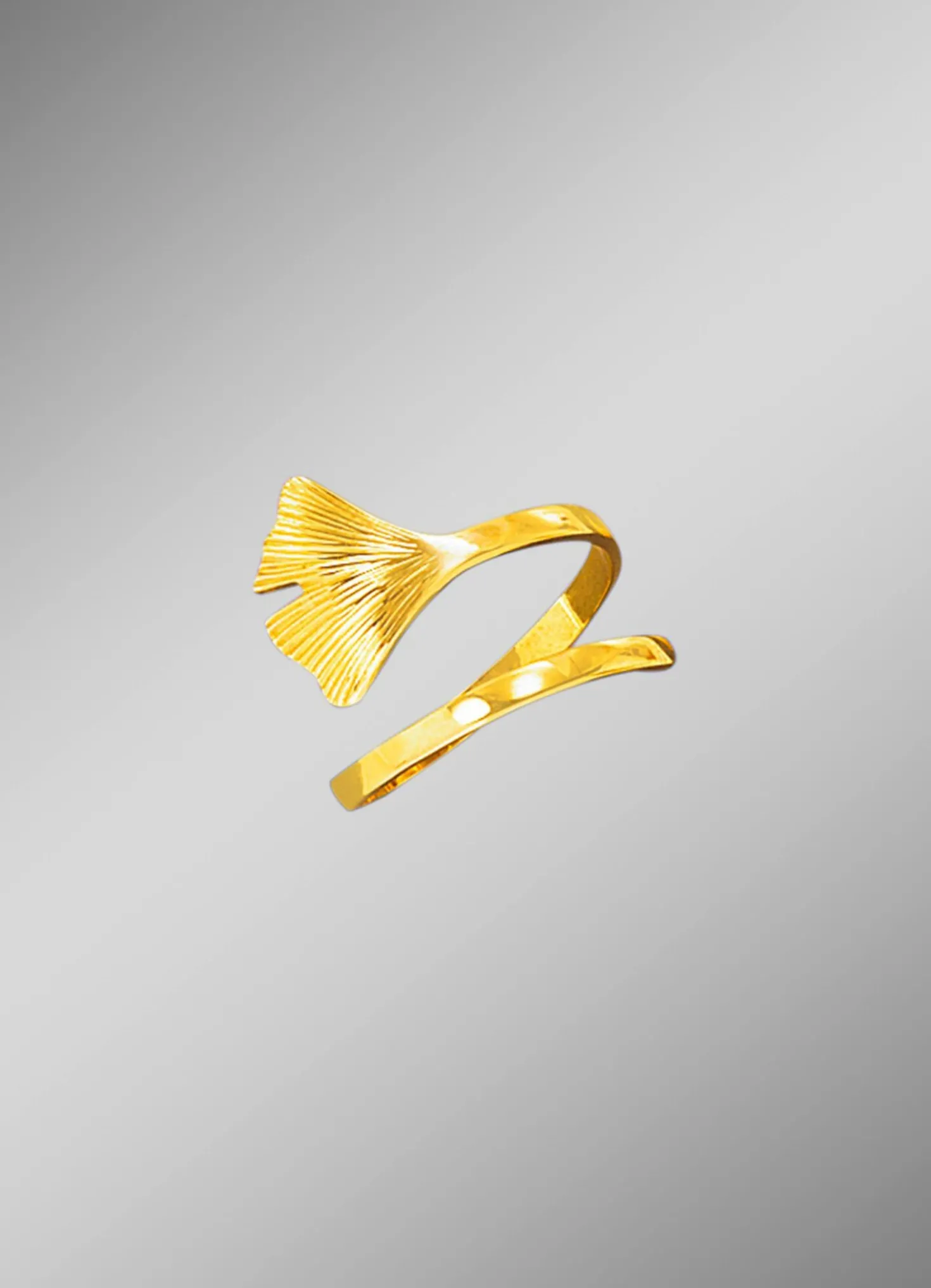 Damenring mit Ginkgo-Blatt-Motiv