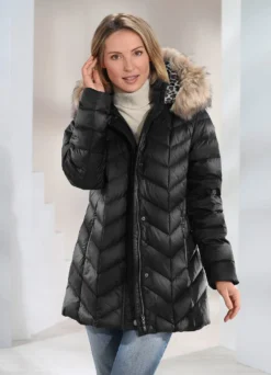 Daunenjacke mit abnehmbarer Kapuze