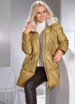 Daunenjacke mit abnehmbarer Kapuze