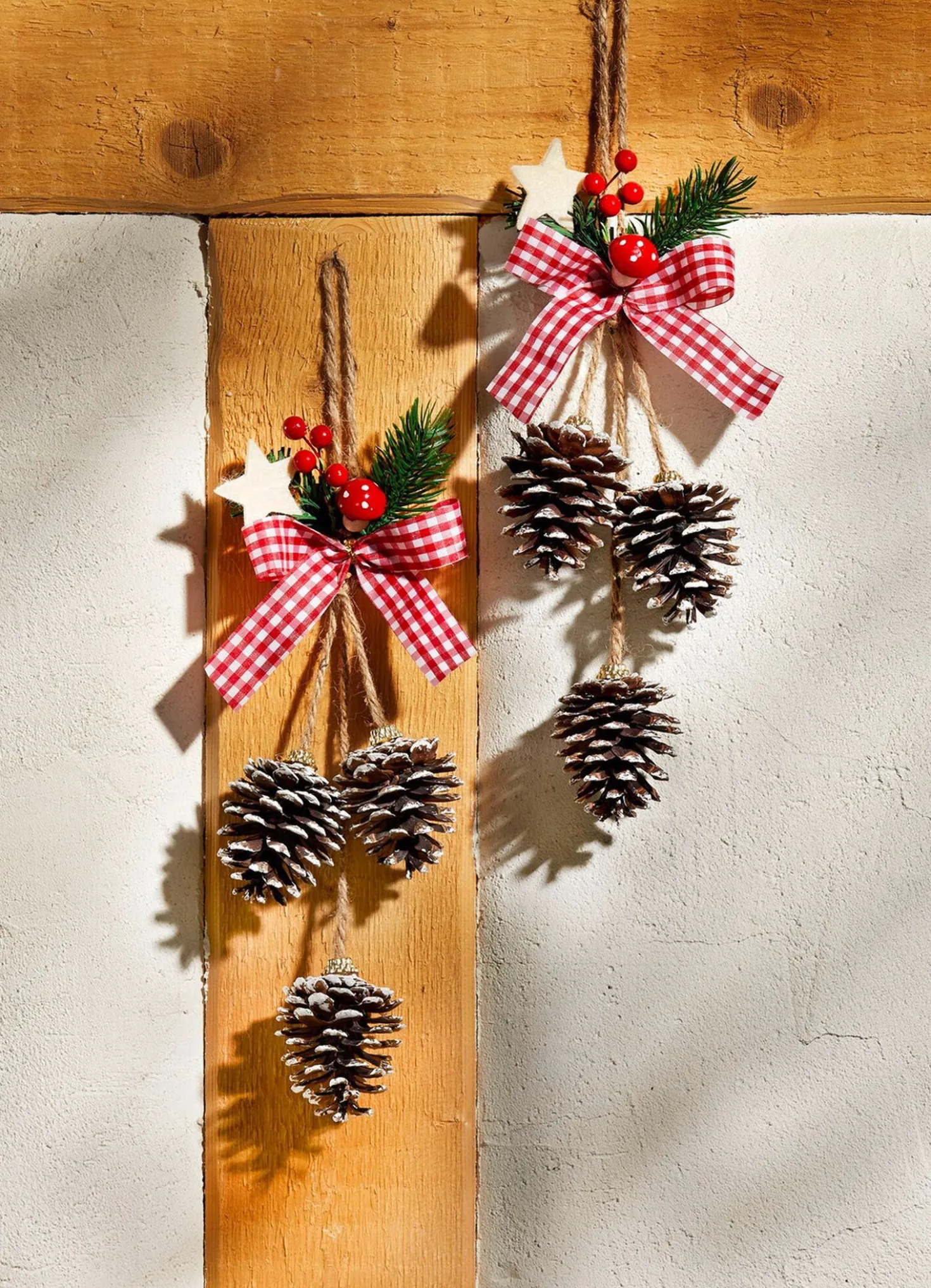 Deko-Hänger mit Naturzapfen, 2er-Set