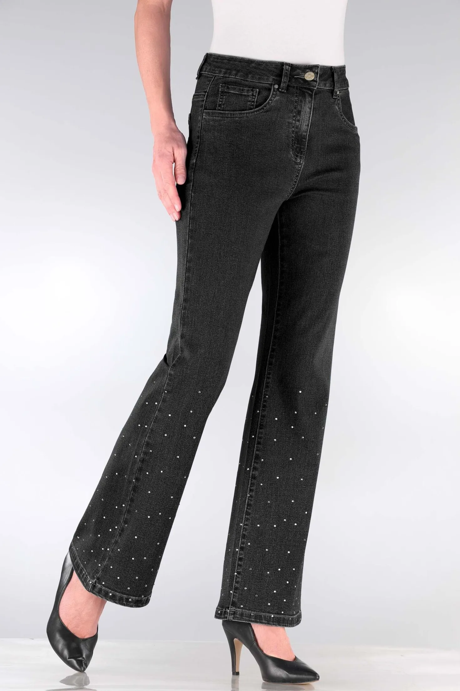 Edeljeans mit dekorativer Strasszier