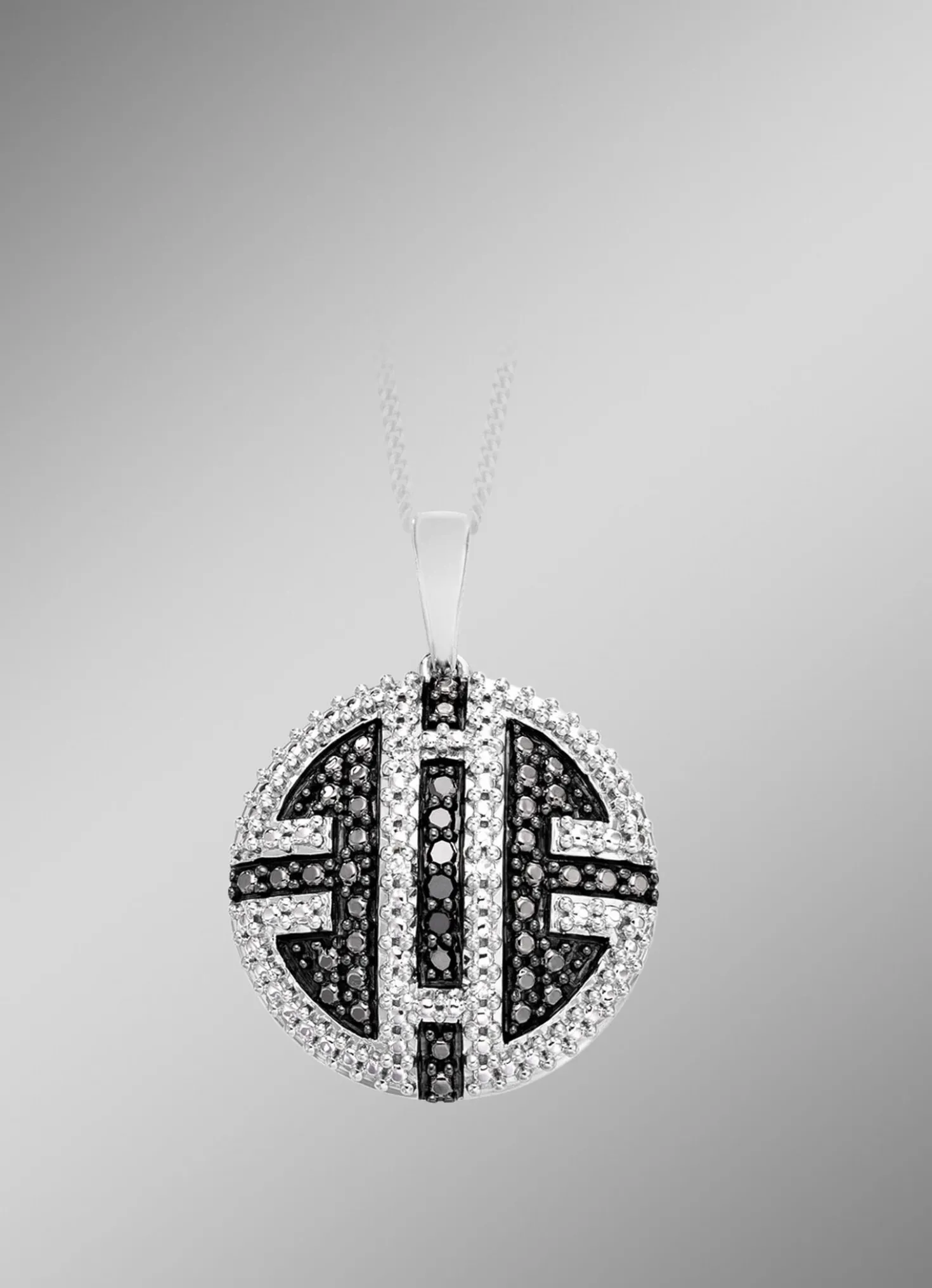 Edler Anhänger mit Diamanten