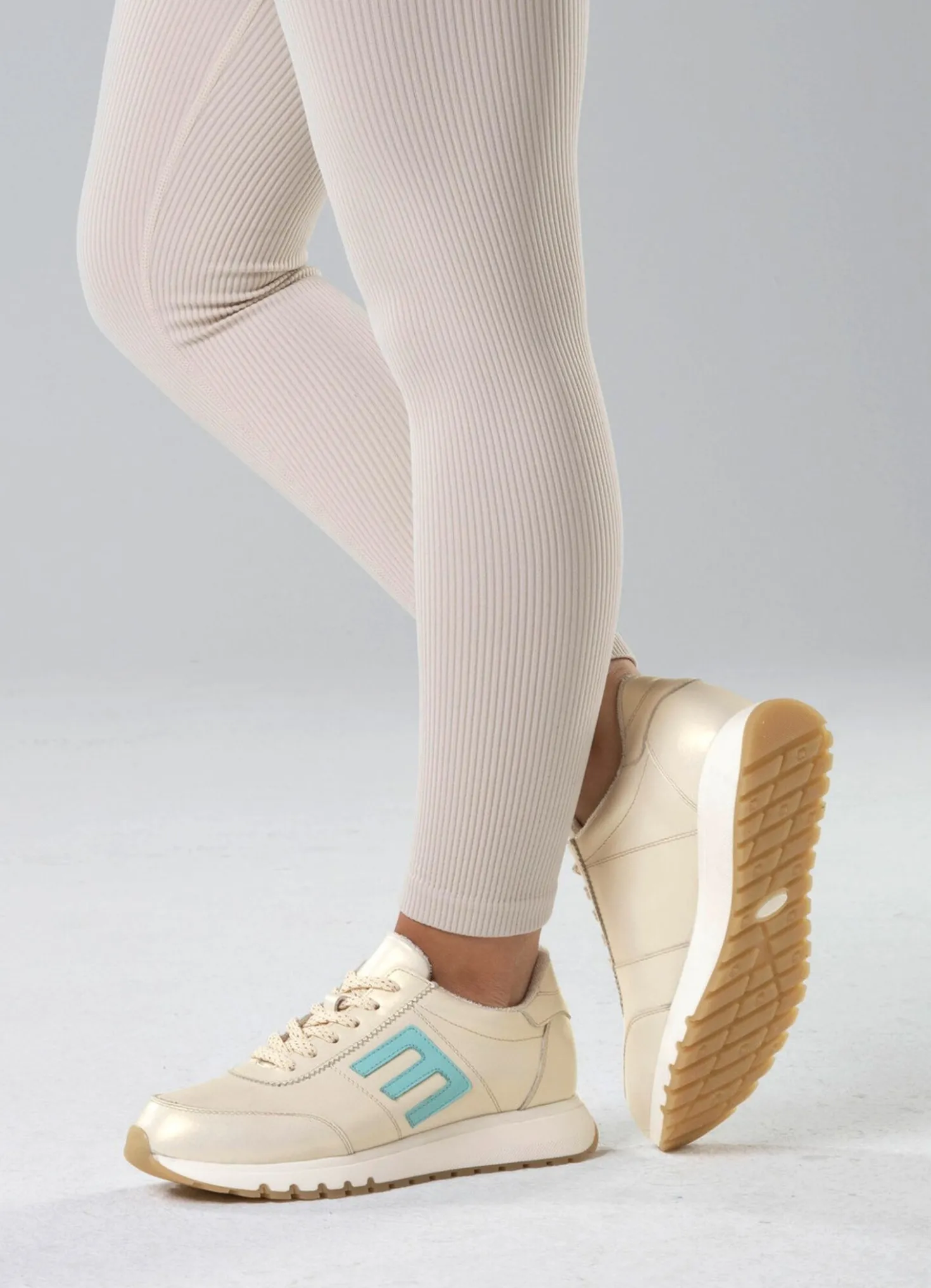 ELENA EDEN Sneaker aus schimmerndem Nappaleder