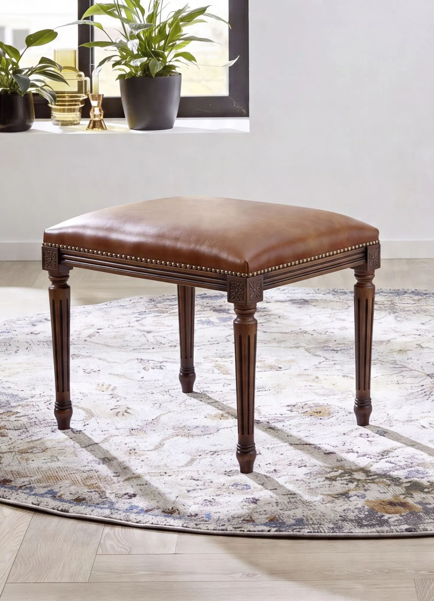 Extravaganter Hocker