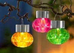 Farbenfrohe Solarleuchten aus wetterfestem Kunststoff, 3er-Set