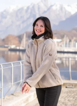 Fleecejacke mit hoch schließbarem Stehkragen