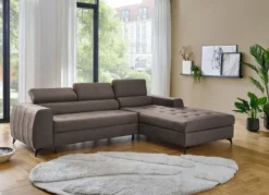 Frei im Raum aufstellbare Polsterecke mit Funktion