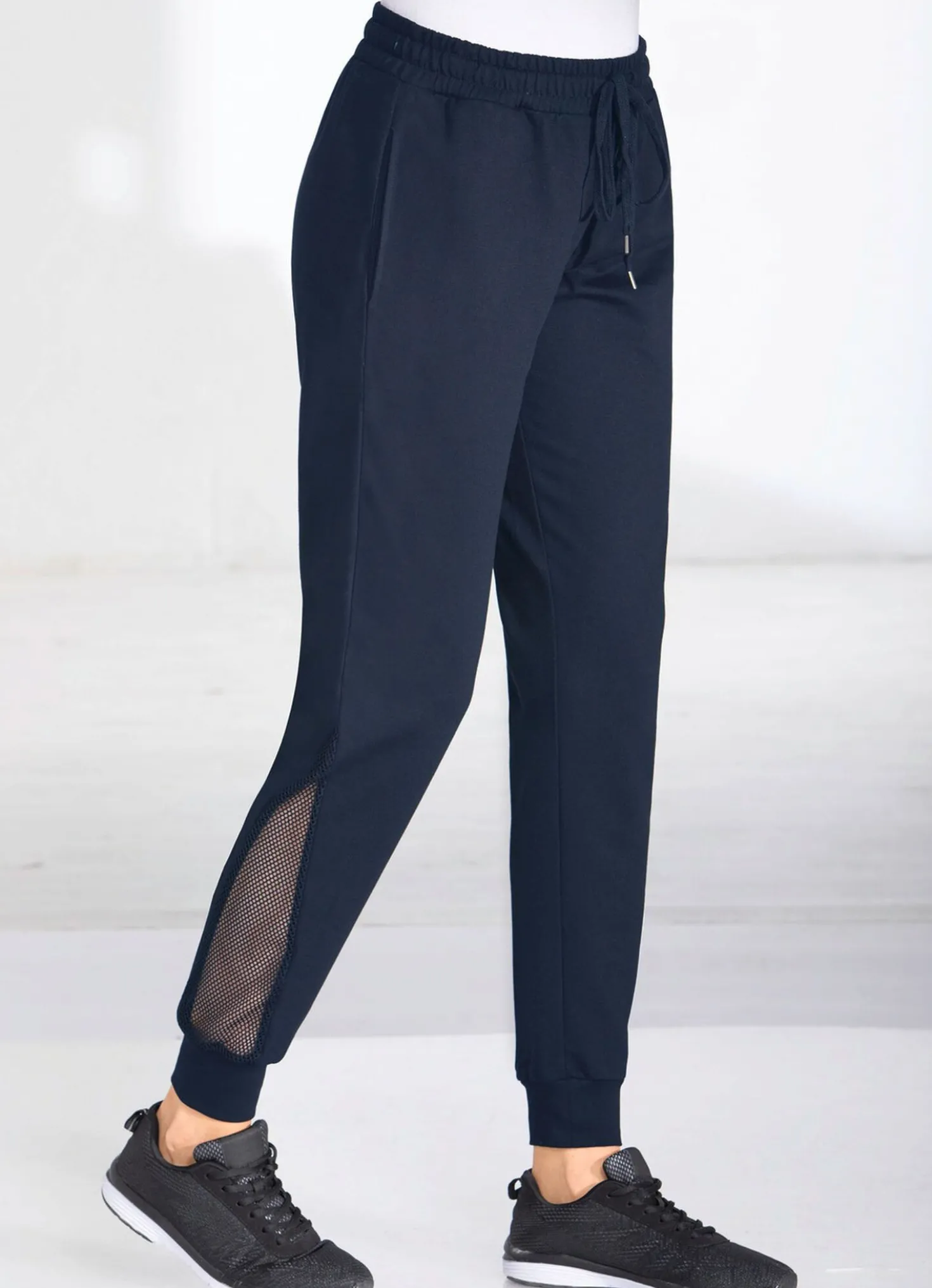 Freizeithose mit Netzeinsatz