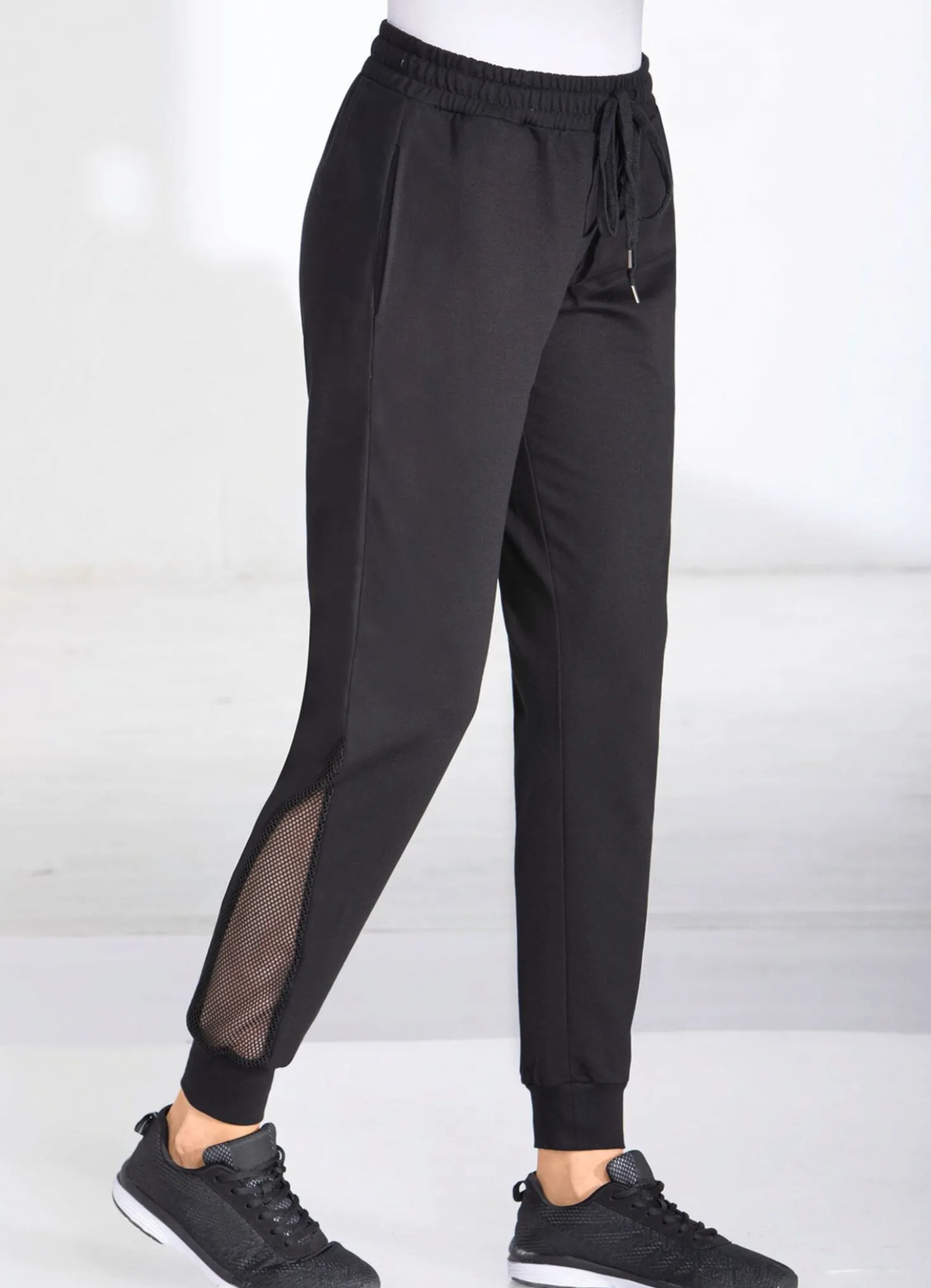 Freizeithose mit Netzeinsatz