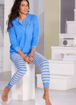 Frottierstretch-Schlafanzug mit Knopfleiste und Bündchen