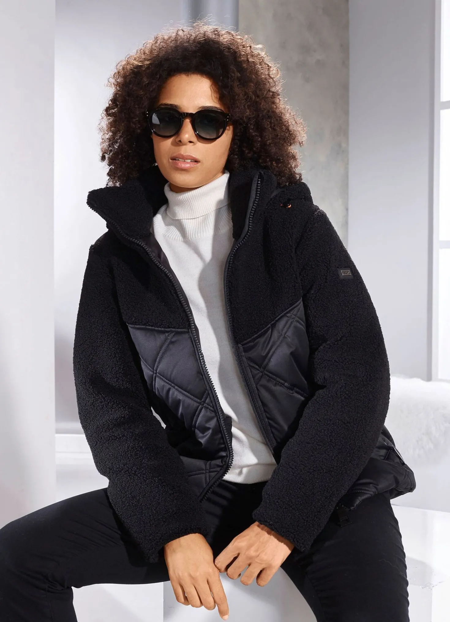 Funktionsjacke in trendstarkem Materialmix