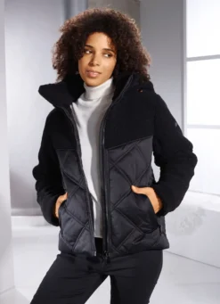 Funktionsjacke in trendstarkem Materialmix