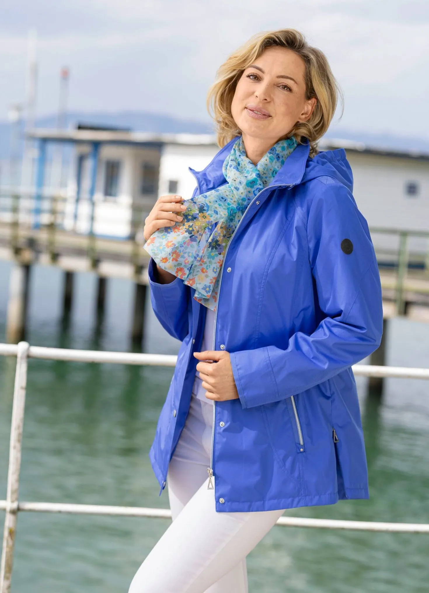 Funktionsjacke mit abnehmbarer Kapuze