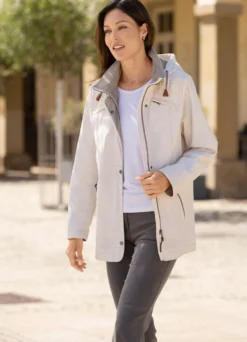 Funktionsjacke mit abnehmbarer Kapuze