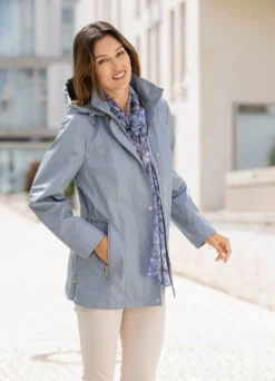 Funktionsjacke mit abnehmbarer Kapuze