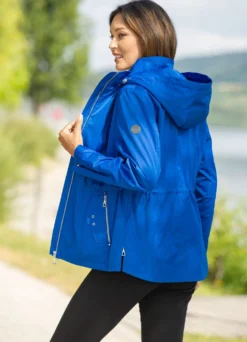 Funktionsjacke mit abnehmbarer Kapuze
