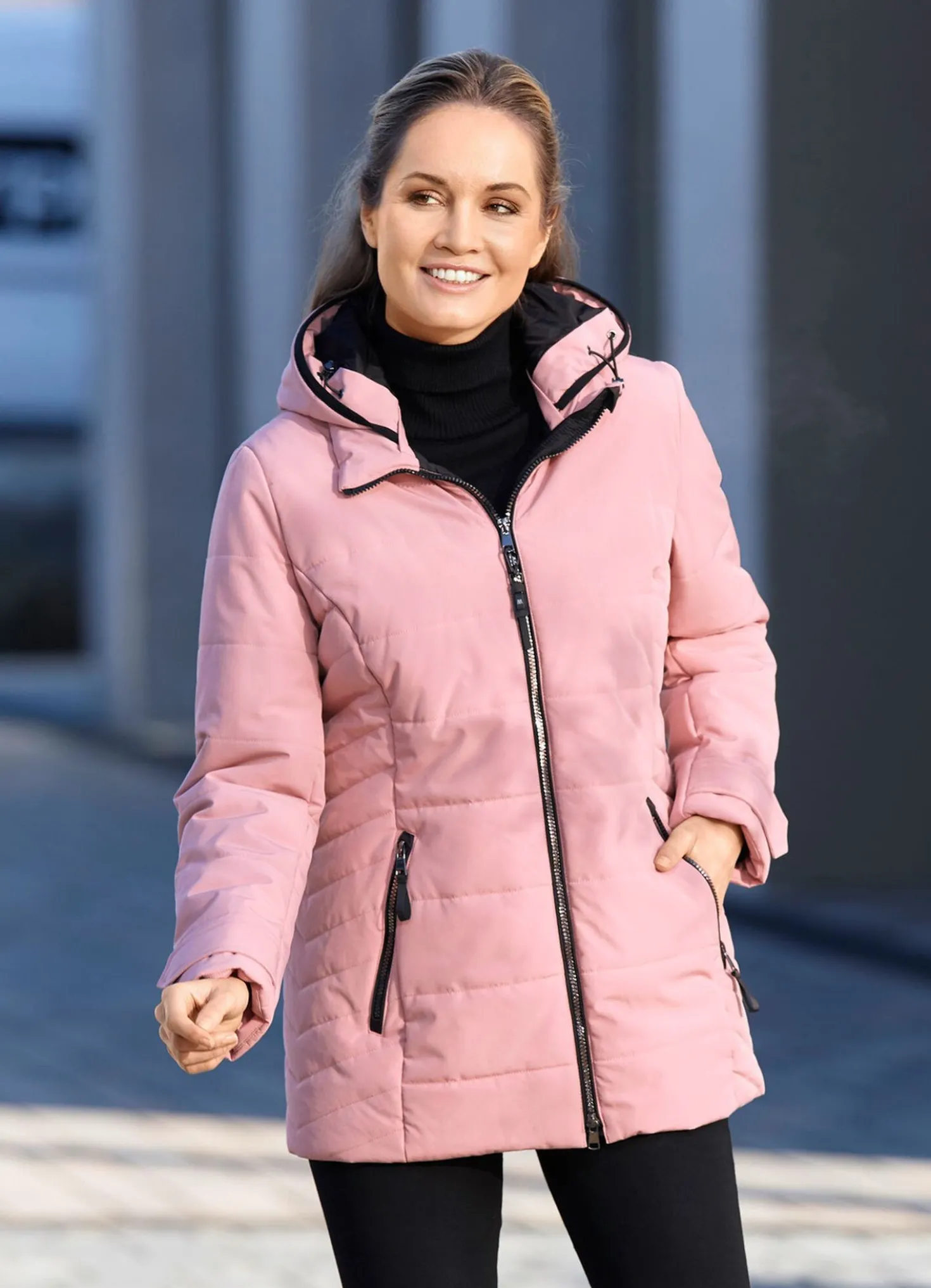 Funktionsjacke mit abnehmbarer Kapuze