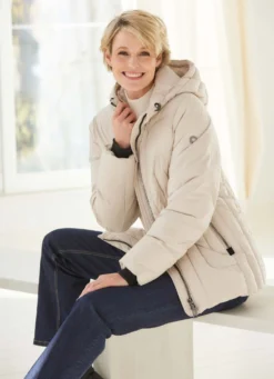 Funktionsjacke mit interessantem Stepp