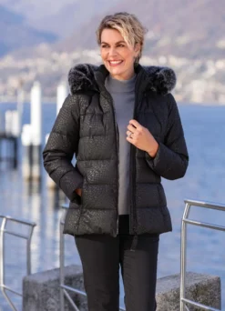 Funktionsjacke mit Raubtierfell-Dessin