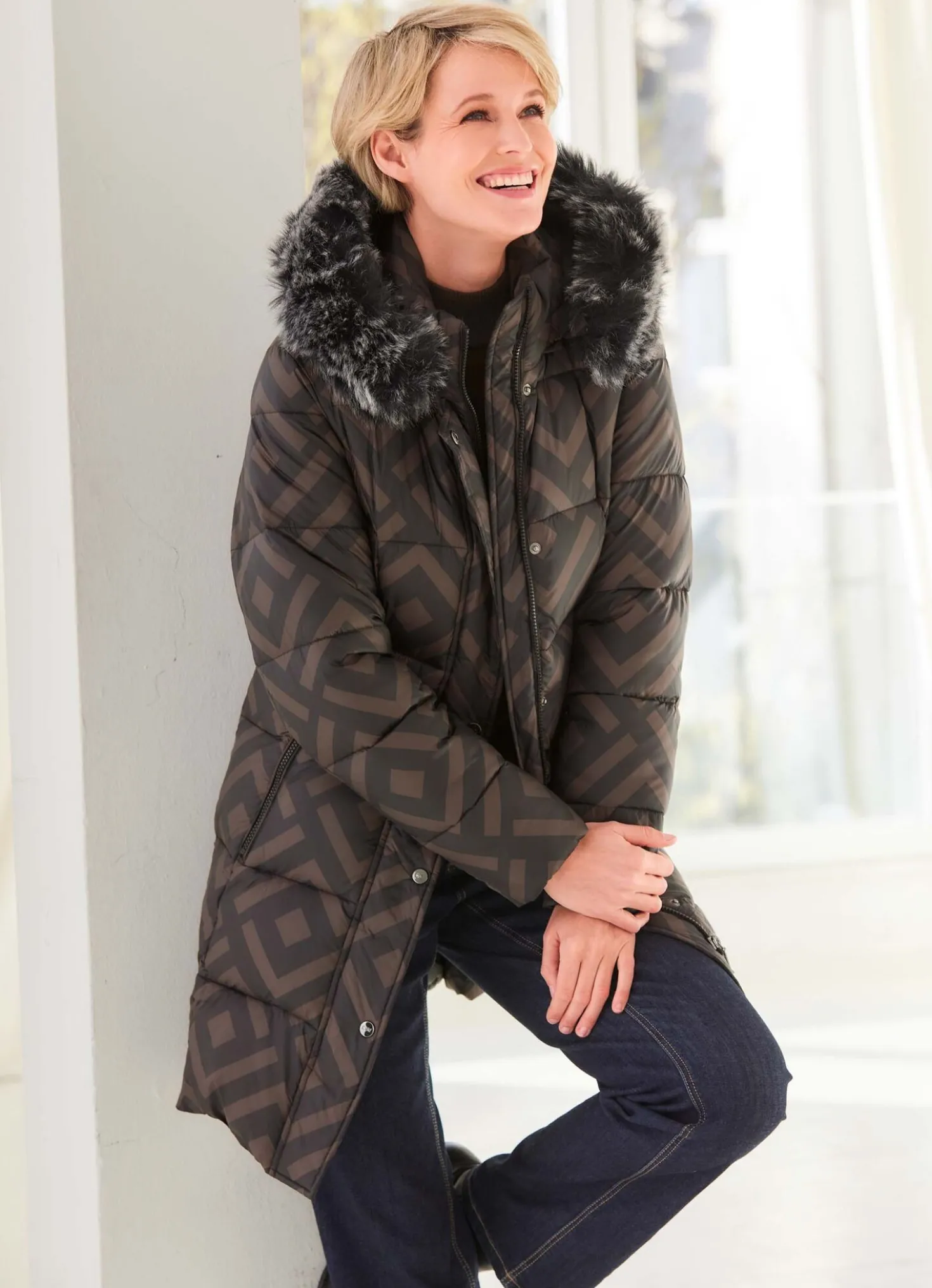 Funktions-Longjacke mit geometrischem Dessin