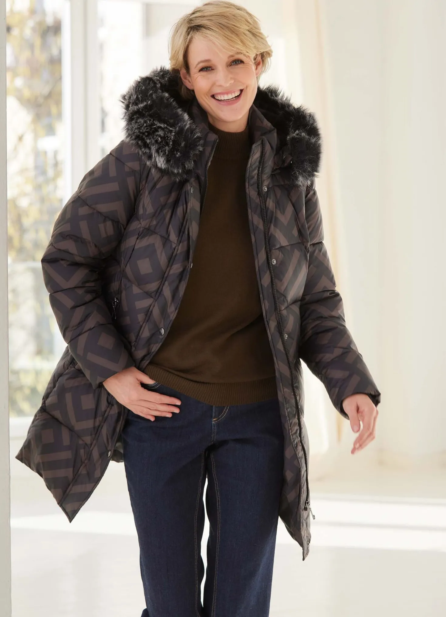 Funktions-Longjacke mit geometrischem Dessin