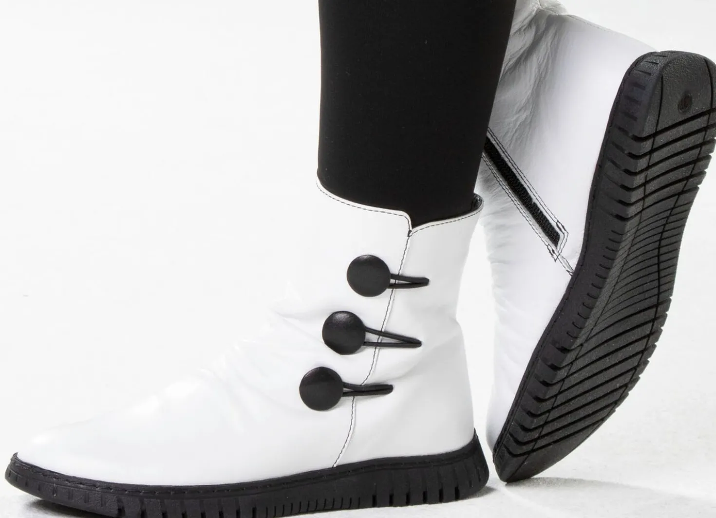 Gemini Stiefelette mit Raffung und dekorativen Knöpfen