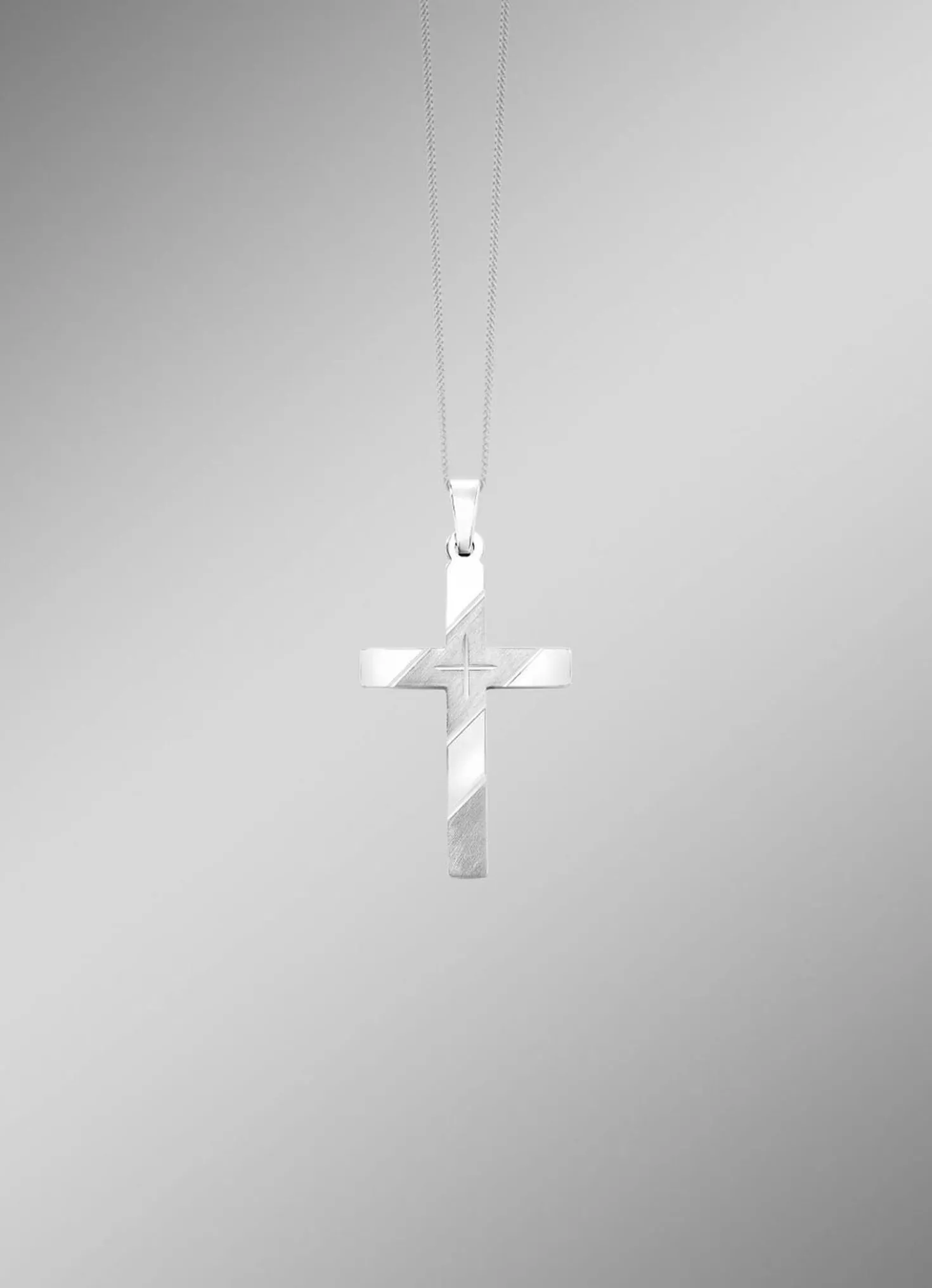 Glänzend/mattiert: schicker Kreuz-Anhänger