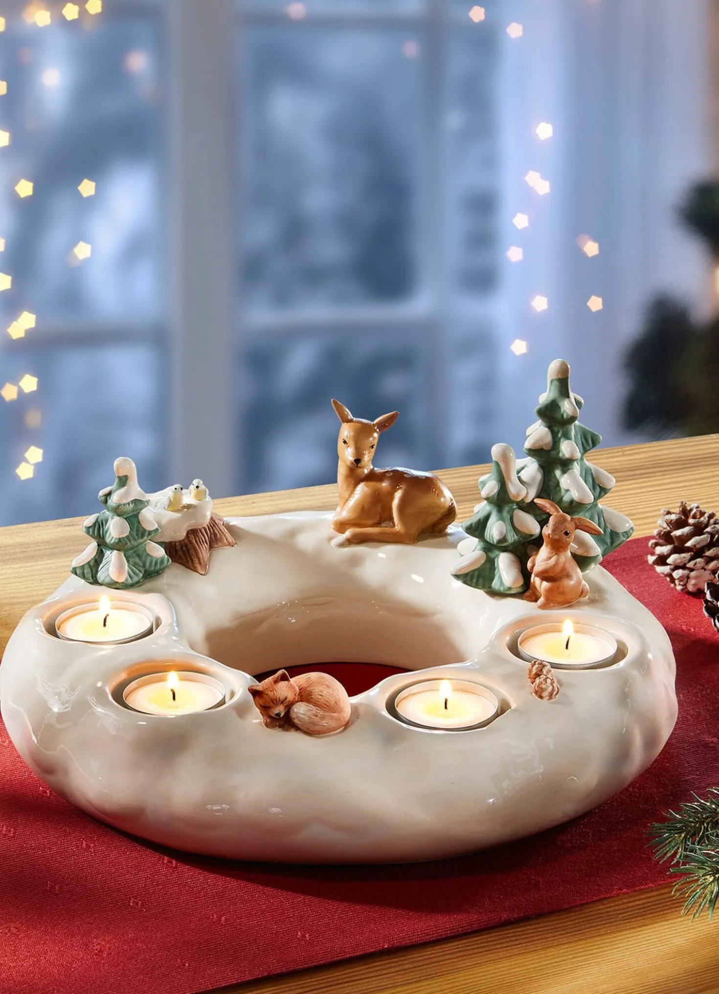 Handgefertigter Adventskranz aus dem Hause Goebel
